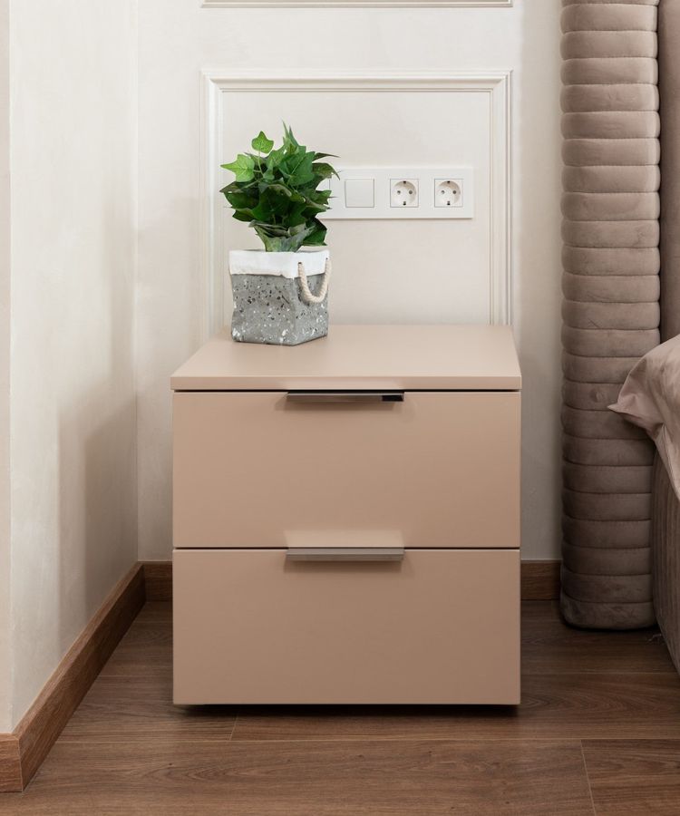 Kitchen table with built-in units